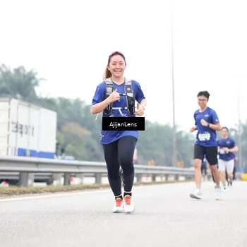 Runner Photo 7414111