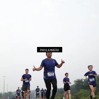 Runner Photo 7414121
