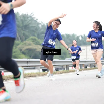 Runner Photo 7414137