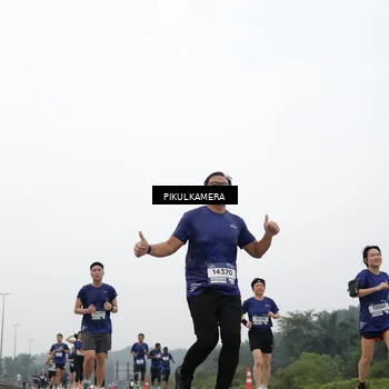 Runner Photo 7414167