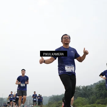 Runner Photo 7414213