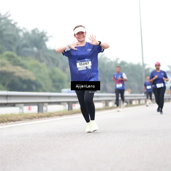 Runner Photo 7414224
