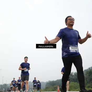 Runner Photo 7414276