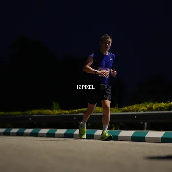 Runner Photo 7414299