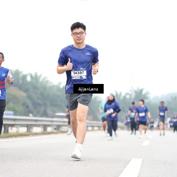 Runner Photo 7414313