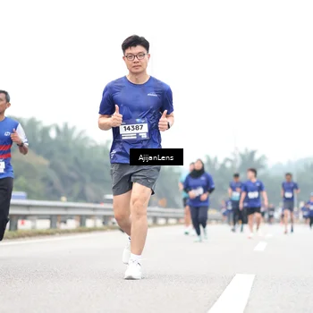 Runner Photo 7414328