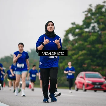 Runner Photo 7414335