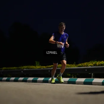 Runner Photo 7414383