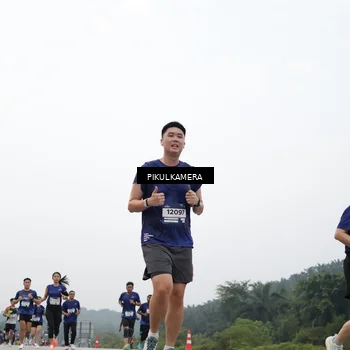 Runner Photo 7414444