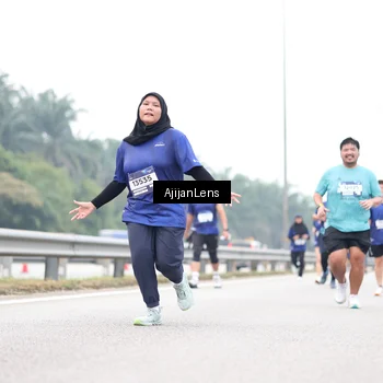 Runner Photo 7414510