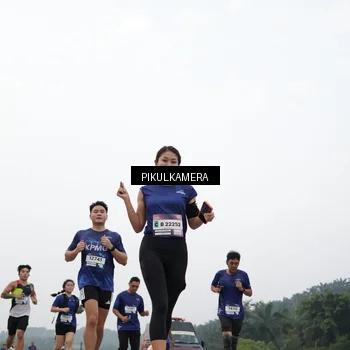 Runner Photo 7414572