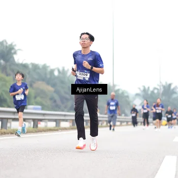 Runner Photo 7414689