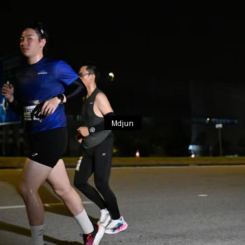 Runner Photo 7414702