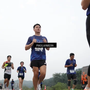 Runner Photo 7414708