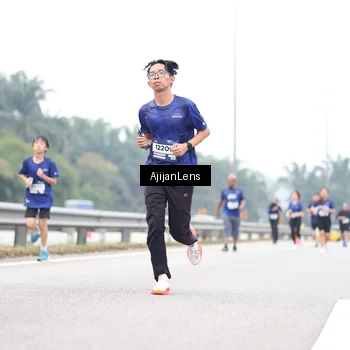 Runner Photo 7414709