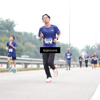 Runner Photo 7414712