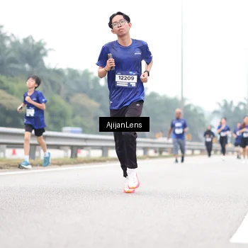 Runner Photo 7414716