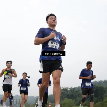 Runner Photo 7414732