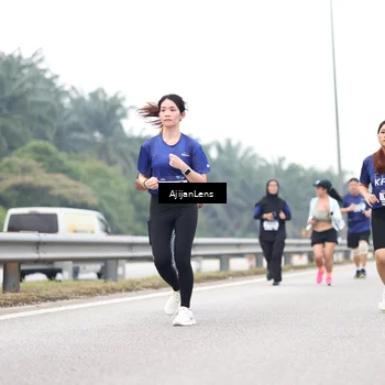Runner Photo 7414741
