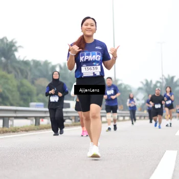 Runner Photo 7414822