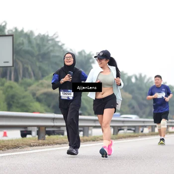 Runner Photo 7414871