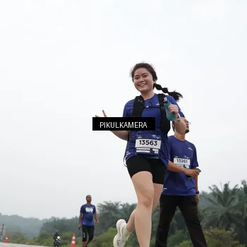 Runner Photo 7414880