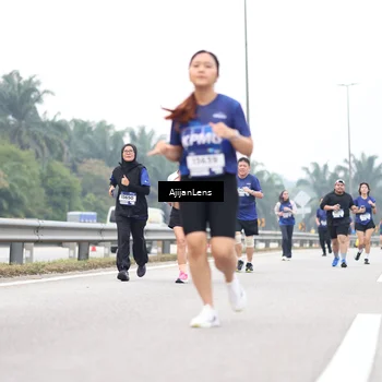 Runner Photo 7414909