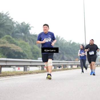 Runner Photo 7415010