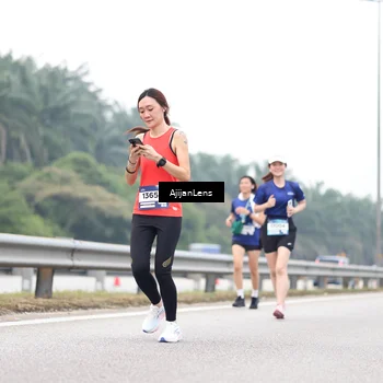 Runner Photo 7415027