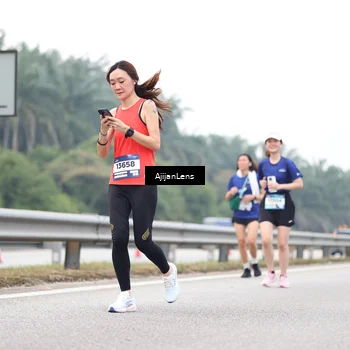 Runner Photo 7415034