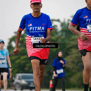 Runner Photo 7415050