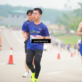 Runner Photo 7415058