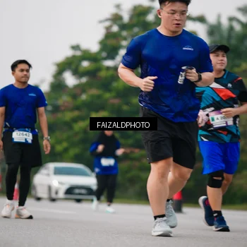 Runner Photo 7415065