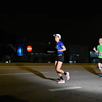 Runner Photo 7415073