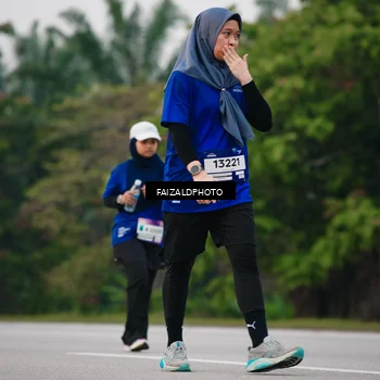 Runner Photo 7415077