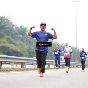 Runner Photo 7415080
