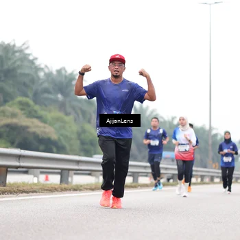 Runner Photo 7415093