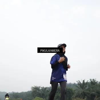 Runner Photo 7415096