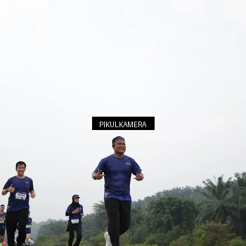 Runner Photo 7415103