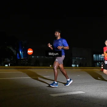Runner Photo 7415107