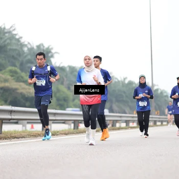Runner Photo 7415117