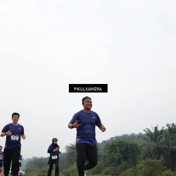 Runner Photo 7415131