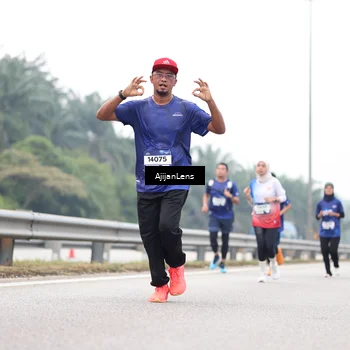Runner Photo 7415159