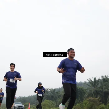 Runner Photo 7415196