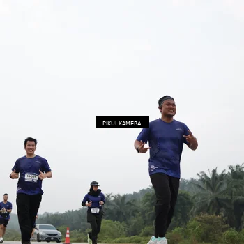 Runner Photo 7415201