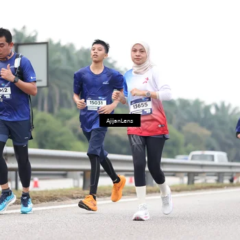 Runner Photo 7415210