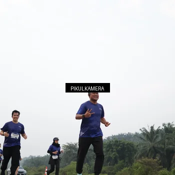 Runner Photo 7415218