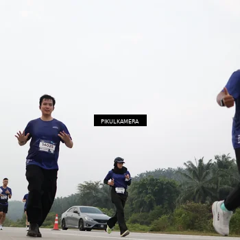 Runner Photo 7415245