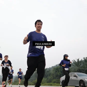 Runner Photo 7415262