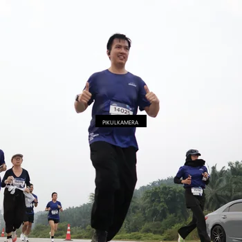 Runner Photo 7415305